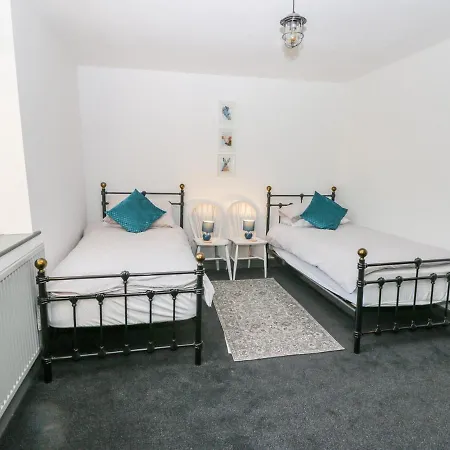 Sandgate 4* Scarborough